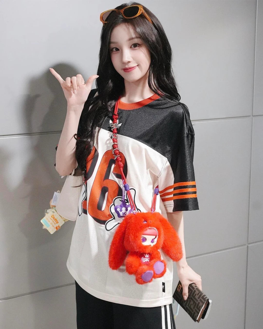 【預購】POPMART - MOLLY X YUQI 宋雨琦 1/8可動人偶（免運）