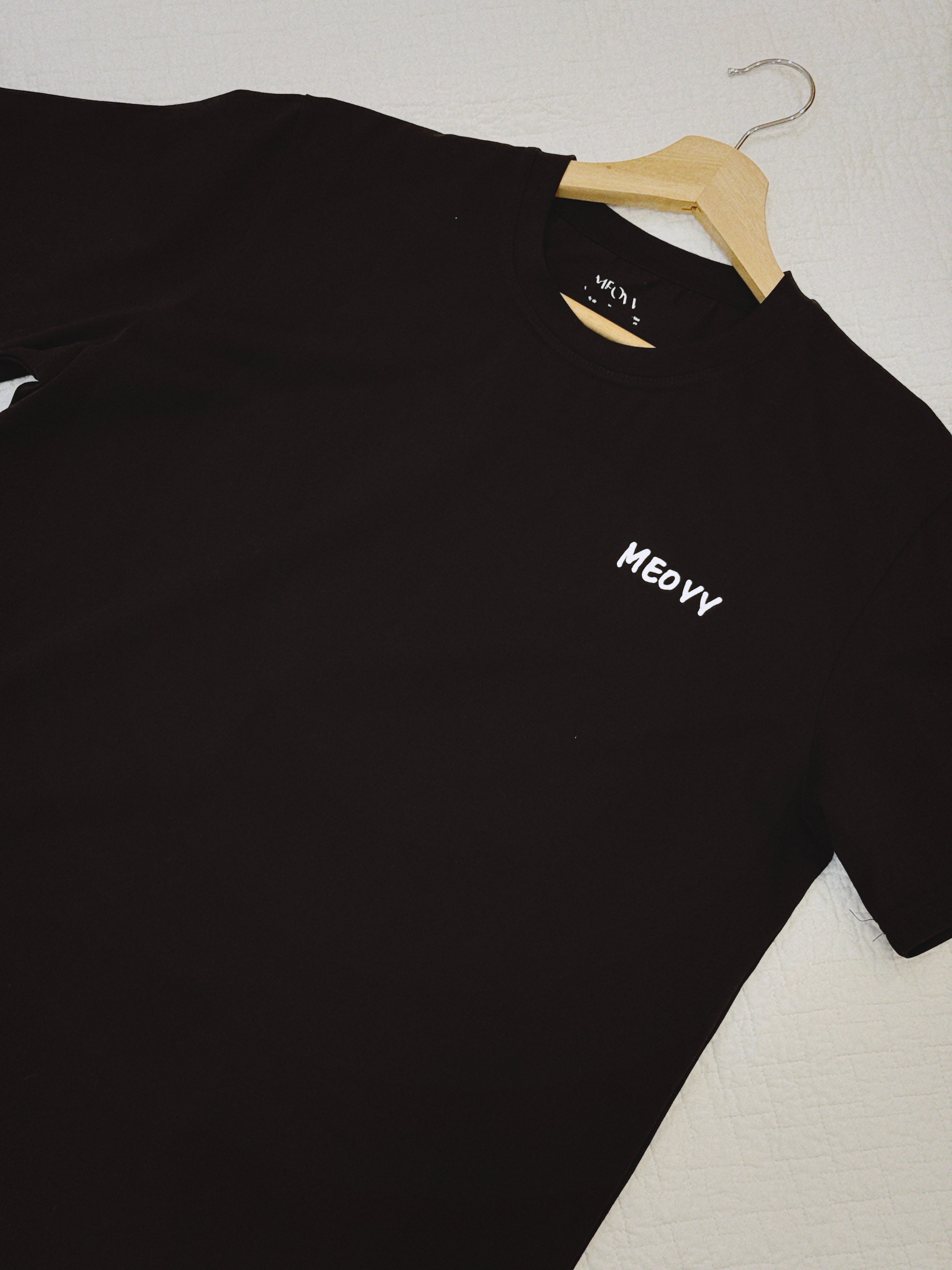 【現貨】MEOVV - [MY EYES OPEN VVIDE] T-Shirt (Free Size)